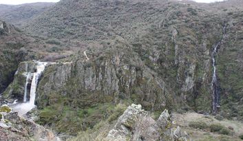 Cascadas de Abelón image