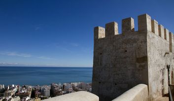 10 Tour blanche image