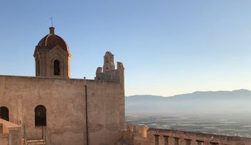 05 Hof und Mauer mit Schie+ƒscharten image