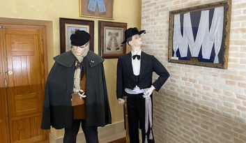 Parada 4. Uniforme reglamentario de tiraor image