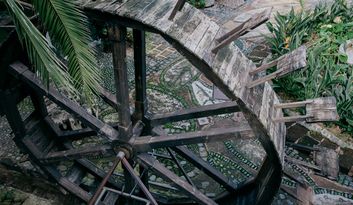 The importance of the water in La Villa image
