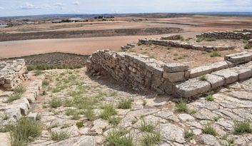 (16) Entrance to the upper area image