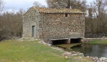 Bermillo. Architecture  image