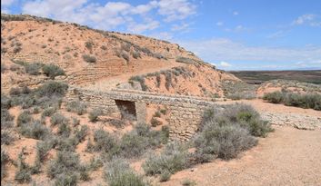 (7) Foso defensivo image