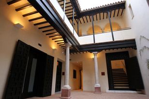 Point 3. Cour principale image