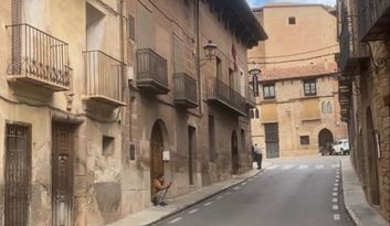 Calle Hispano América (side street) image