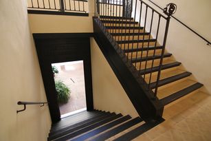 Punto 7. Escalera principal y galería alta image